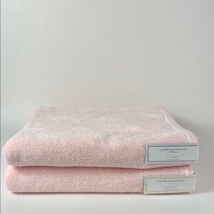 Cupcakes and Cashmere Bath Towels Pink with White Bows Soft Cotton Set of 2 NEW